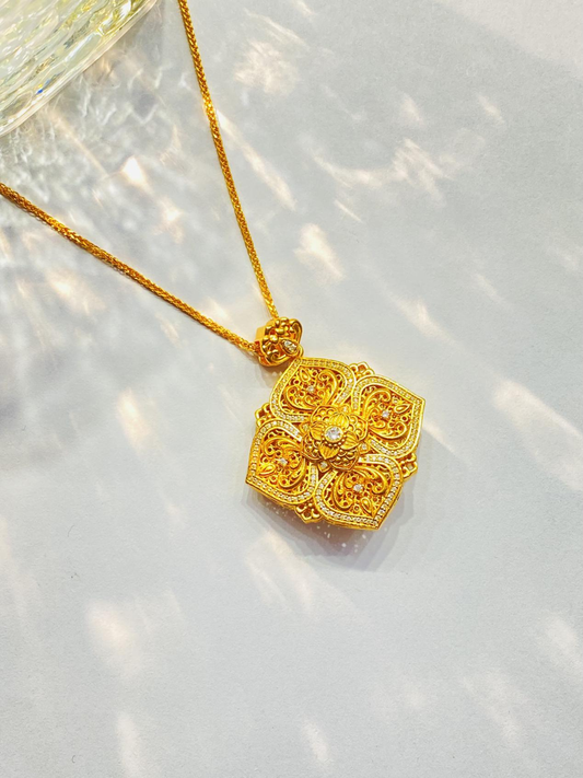 Ancient style filigree gilt square Ruyi pendant necklace
